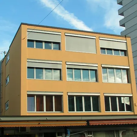 سويس ستار أورليكون ستيشن * زيورخ