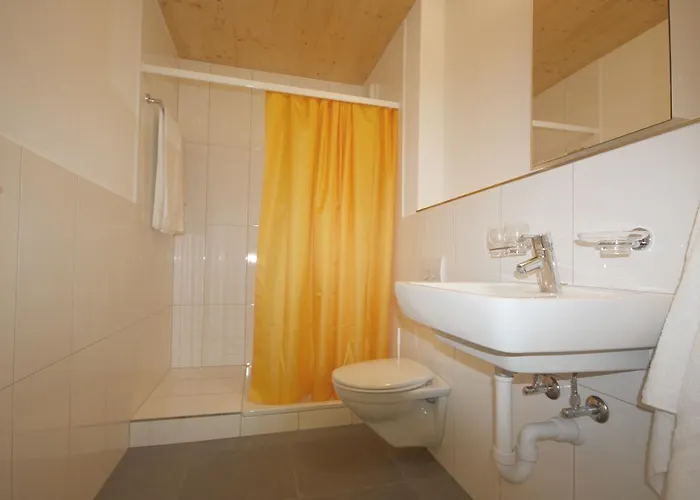 سويس ستار أورليكون ستيشن * زيورخ