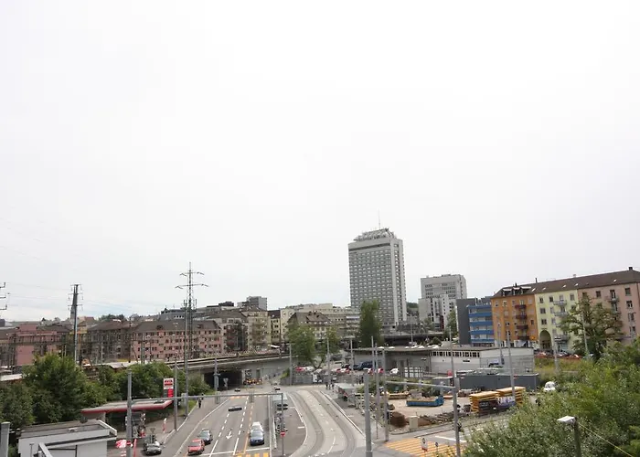 Swiss Star Oerlikon Station - Self Check-in Hotel *