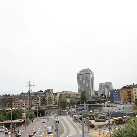 Swiss Star Oerlikon Station - Self Check-in Apartment *